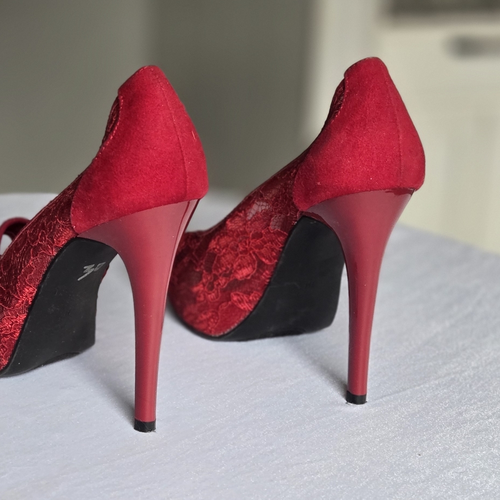 Guess Red Lace Peep-Toe Heels - Picture 2 of 6